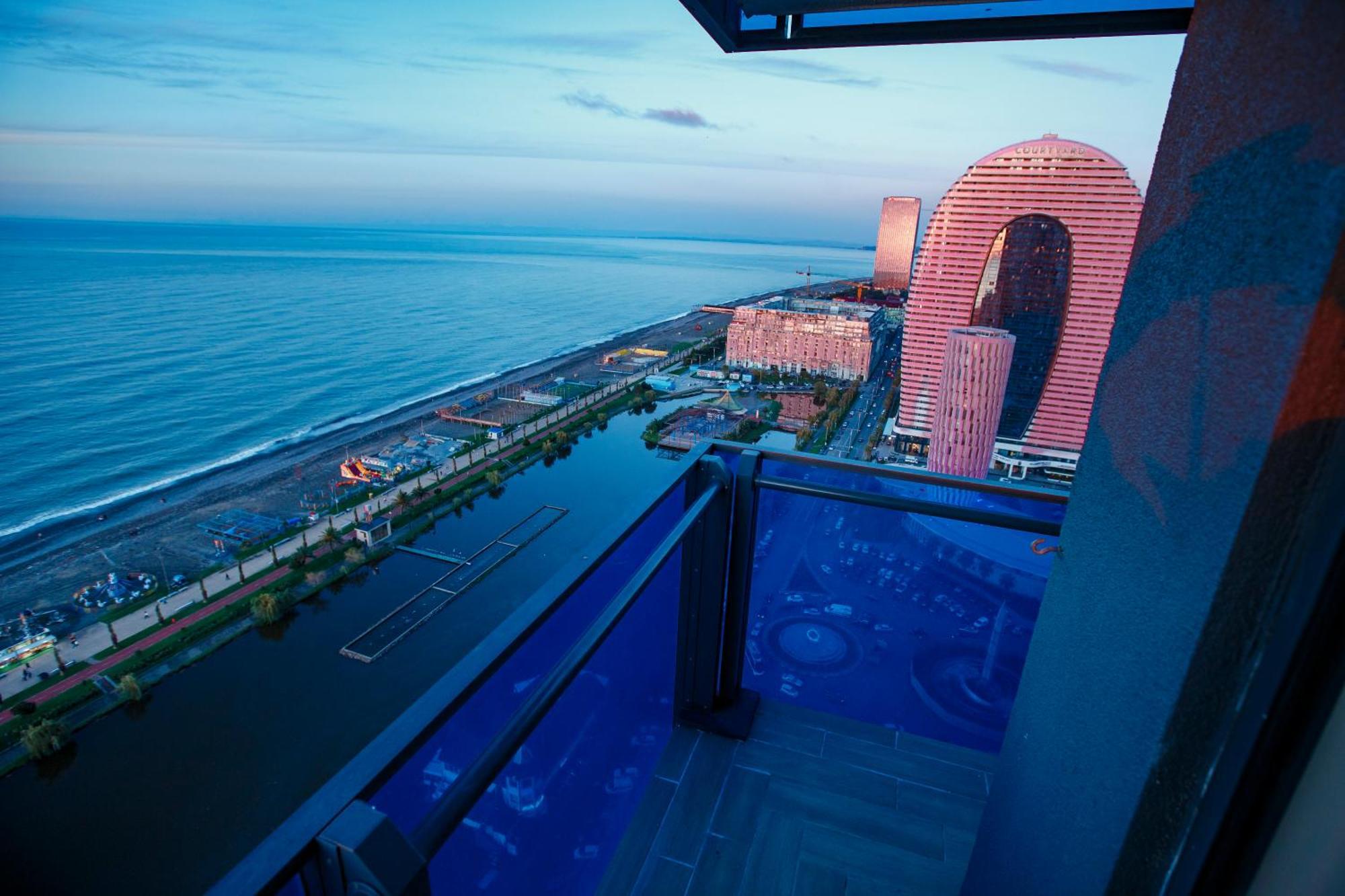 P A N O R A M A A P R T H T E L Orbi With Sea View Hotel Batoemi Buitenkant foto