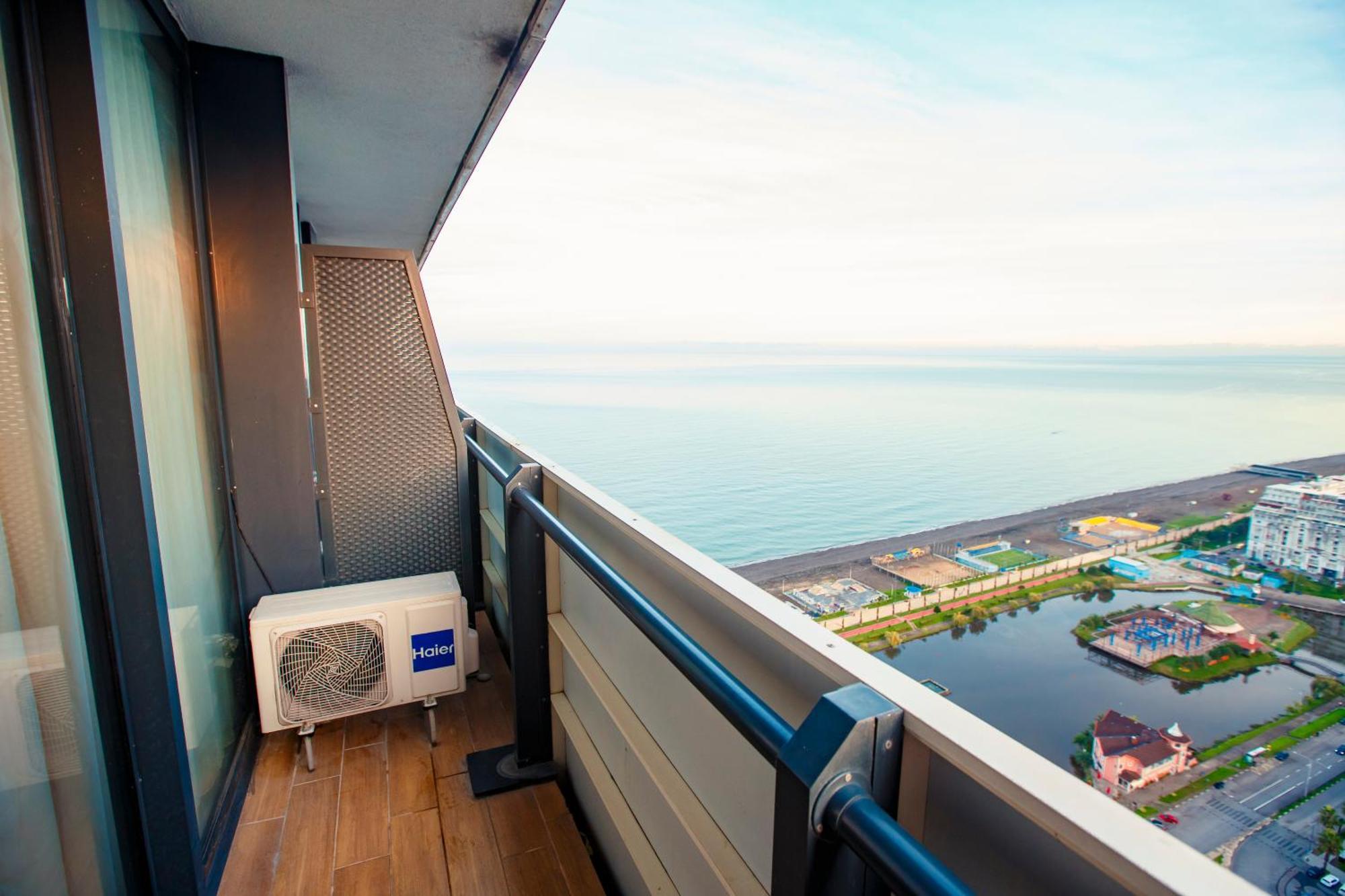 P A N O R A M A A P R T H T E L Orbi With Sea View Hotel Batoemi Buitenkant foto