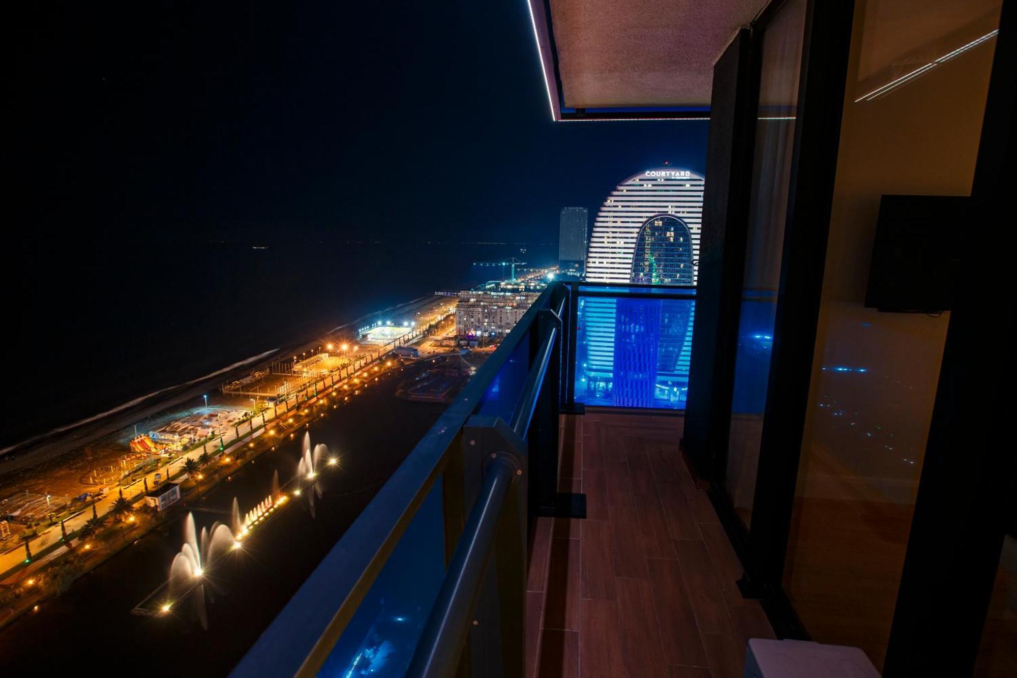 P A N O R A M A A P R T H T E L Orbi With Sea View Hotel Batoemi Buitenkant foto